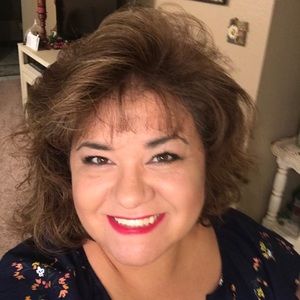 Meet your Posher, Debbie